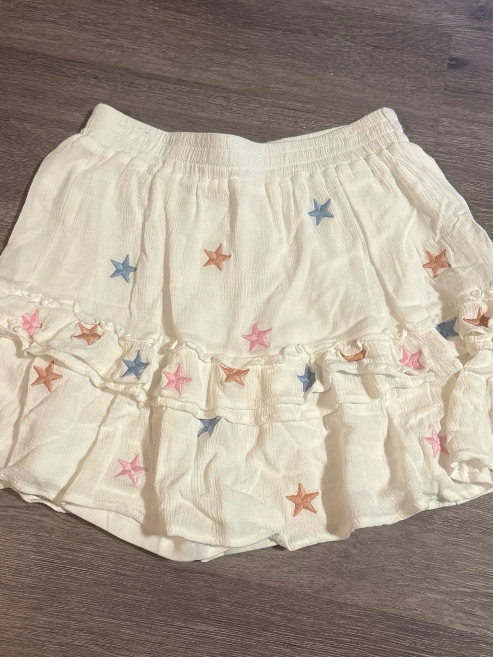 White Star-Embroidered Ruffle Skirt